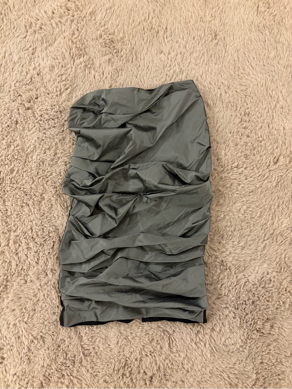 Vera Wang Ruched Skirt in Black / Charcoal Gray